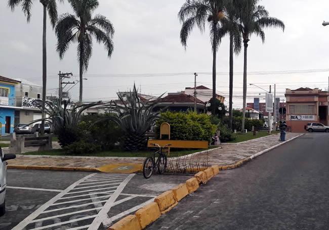 Escola ficava em uma praça na região central de Pindamonhangaba. (Foto: PortalR3)