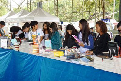 A Feira Literária de Ilhabela conta com a parceria da Catavento Distribuidora de Livros e com o Ponto MIS- Museu da Imagem e do Som. (Foto: Divulgação/PMI