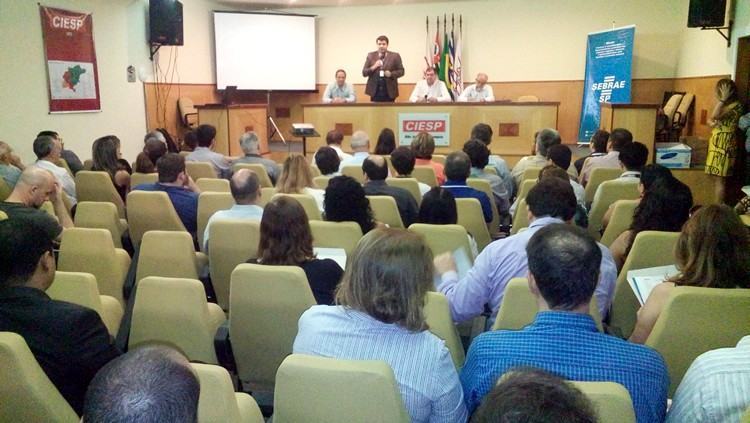 Sebrae-SP e Ciesp lançaram o programa hoje (12/11) em São José dos Campos; objetivo é oferecer capacitação continuada e planejada para pequenas indústrias. (Fotos: Divulgação)