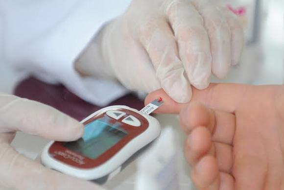 O monitoramento do nível de glicose é fundamental para os diabéticos. (Foto: Fabio Rodrigues Pozzebom/Agência Brasil)