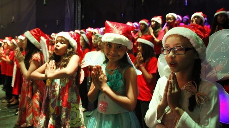 Mais de mil pessoas participaram da cerimônia de abertura na Praça Afonso Pena e se encantaram com o espetáculo dos estudantes. (Foto: Antônio Basílio/PMSJC)
