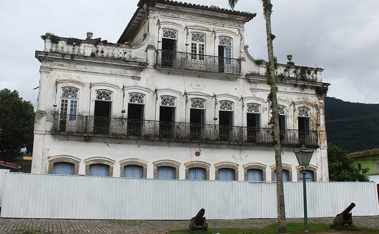 Primeira fase da obra vai recuperar estrutura, telhado, cobertura e alvenaria da principal referência histórica da cidade. (Foto: Divulgação/PMU)