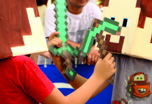 Oficina Espada Minecraft, dia 19 e 20, das 15h às 17h. (Foto: Divulgação/Sesc)