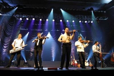 Família Lima, que traz para Caraguá o show “Os Reis do Clássico”. (Foto: Divulgação/PMC)