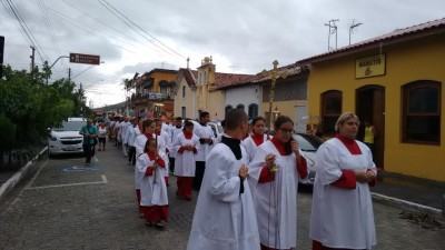 Evento começou com a Benção do Mastro, seguida de missa e procissão no Centro Histórico. (Foto: Leonardo Rodrigues/PMSS)