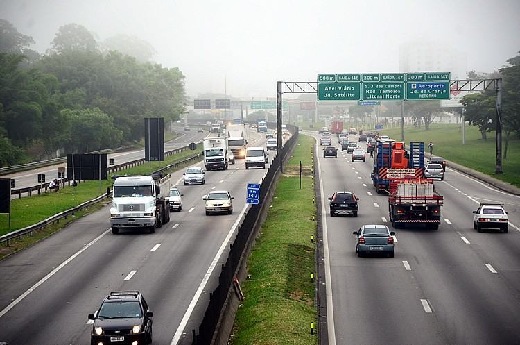 Trecho da Via Dutra em São José dos Campos. (Foto: Luis Claudio Antunes/PortalR3)