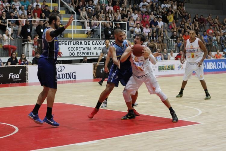 Lance da partida. (Foto: Marcus Bueno/Caxias do Sul Basquete)