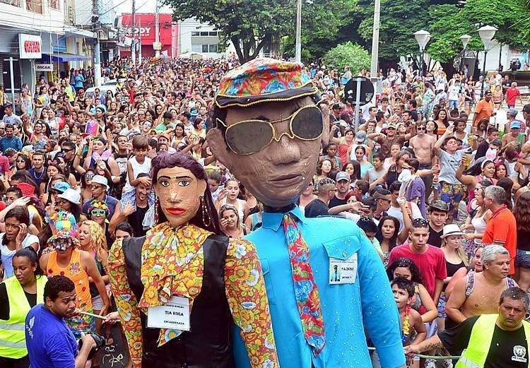 Barbosa e Tia Rosa no carnaval 2015. (Foto: PortalR3)
