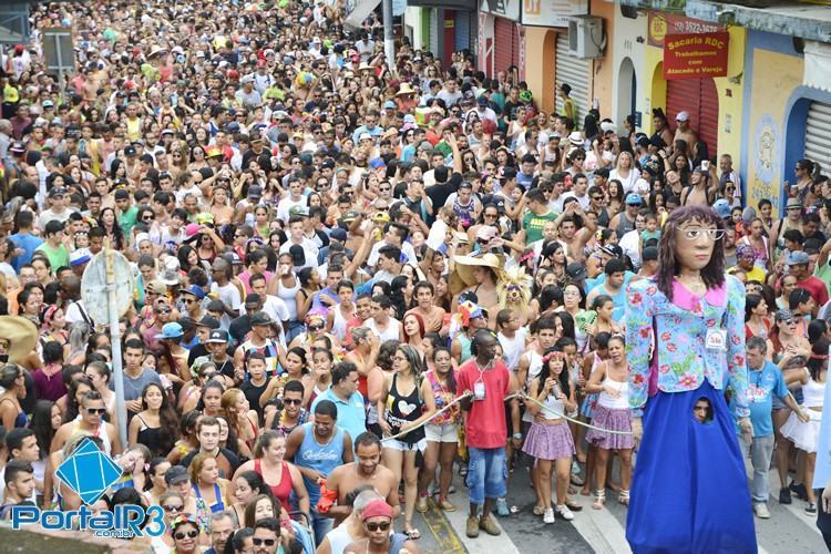 Bloco do Barbosa em Pindamonhangaba. (Foto: Alex Santos/PortalR3)