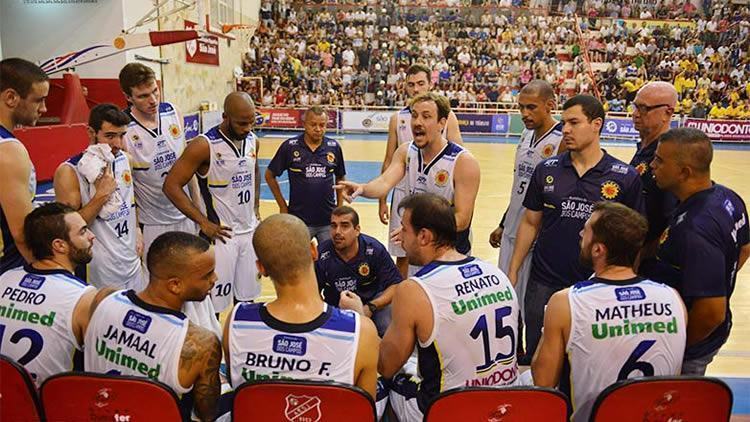 A equipe recebe hoje o Brasília pelo o NBB, a partir das 20h, no ginásio Lineu de Moura, onde terá o apoio da torcida joseense. (Foto: Claudio Capucho/PMSJC