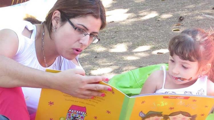 Tem livro para crianças e para adultos e, ainda, para pessoas com deficiência visual, um acervo em Braille. (Foto; Divulgação/PMSJC)