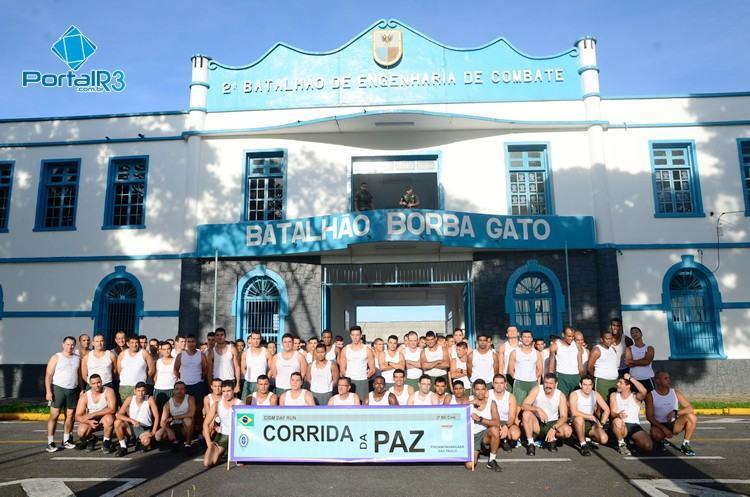 Militares após a corrida em frente ao Borba Gato. (Foto: Luis Claudio Antunes/PortalR3)