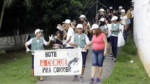 A "Patrulha Ambiental da Fundhas" desenvolve atividades nos âmbitos socioeducativo e ambiental com crianças, adolescentes e familiares da comunidade. (Foto: Beto Faria/PMSJC)