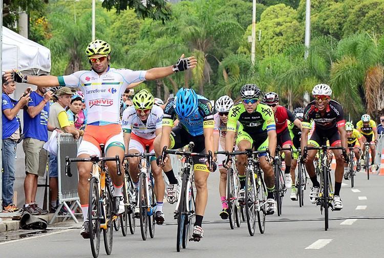 Chamorro comemorando vitória no Rio de Janeiro. (Foto: Luis Claudio Antunes/Bike76)