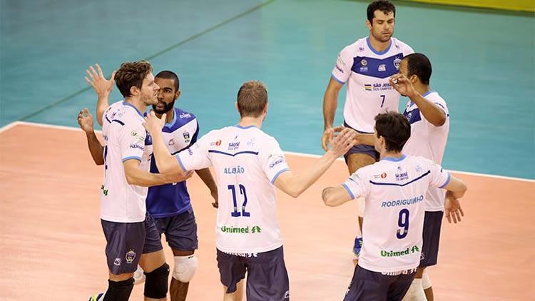 Na estreia do playoff contra o Sada Cruzeiro, pela Superliga de Vôlei Masculino, o São José perdeu por 3 sets a 0 (25-18, 25-17 e 25-21). (Foto: Divulgação/PMSJC)