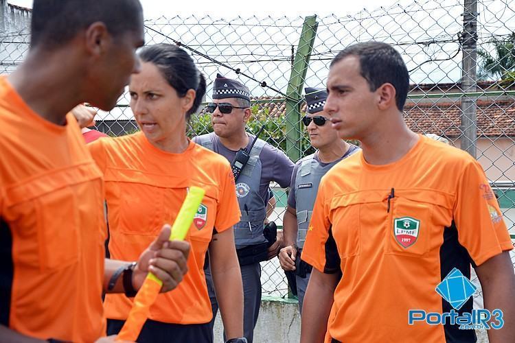 Partida foi encerrada com a chegada da Polícia Militar. (Foto: Alex Santos/PortalR3)