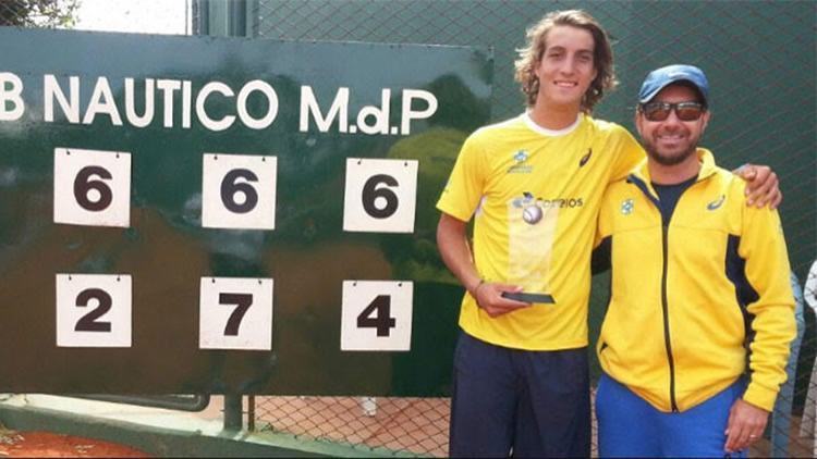 Atual 35º do ranking mundial da categoria, Felipe (sem boné), que é sobrinho de Fernando Meligeni, disputará pela primeira vez um grand slam na carreira. (Foto: Divulgação/PMSJC)