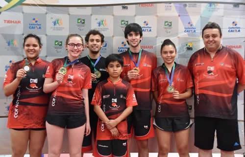 Competição aconteceu em Brasília (DF); equipe de mesatenistas conquistou dois ouros e quatro bronzes. (Foto: Divulgação/CCR NovaDutra) 