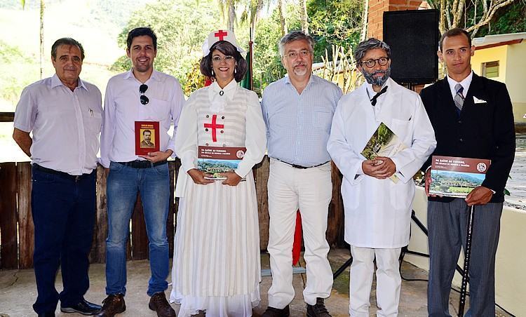 Palestrantes, atores e o presidente do Conselho de Patrimônio Histórico de Pindamonhangaba, Gustavo Tótaro. (Foto: PortalR3)