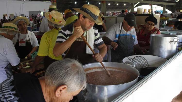 Durante todo o evento, serão comercializadas diversas opções de comida mineira. (Foto: Antonio Basilio/PMSJC)