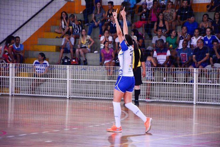 Antonia foi o destaque da partida marcando três gols e segue como principal artilheira da competição. (Foto: Alex Santos) 