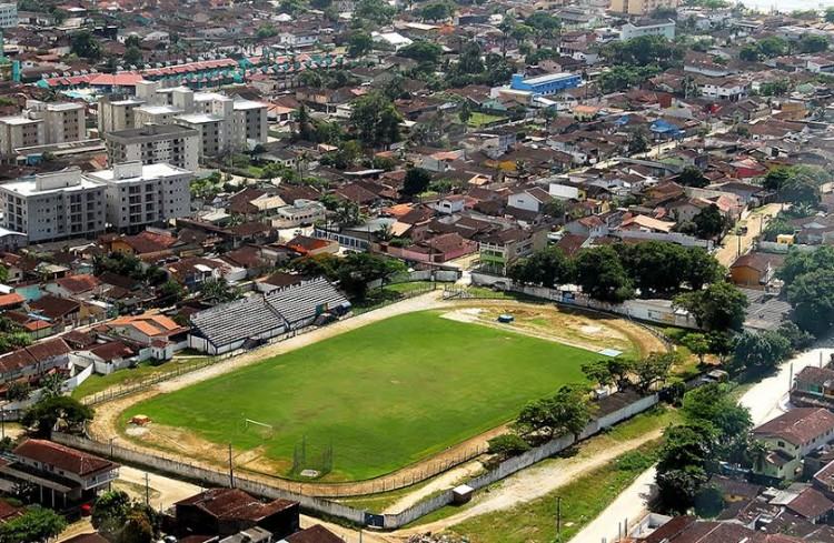 Estádio Municipal, no bairro Perequê palco de grandes jogos. (Foto: Divulgação/PMU)