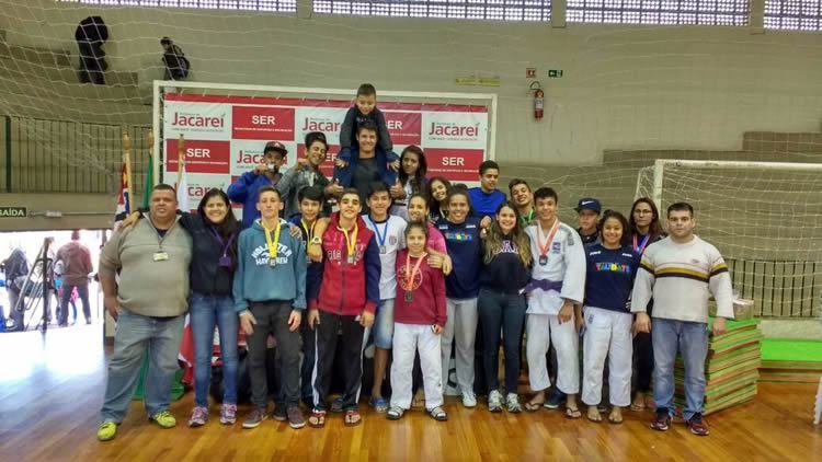 No mesmo dia aconteceu o torneio de Judô de Jacareí em que os judocas de Taubaté também se destacaram. Ao todo, foram 13 pódios. (Foto: Divulgação/PMT) 