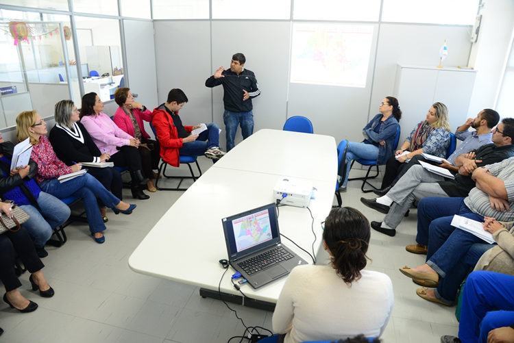 Organizadores acertam últimos detalhes para a competição em Caraguatatuba. (Foto: Foto: Gianni D’Angelo/PMC)