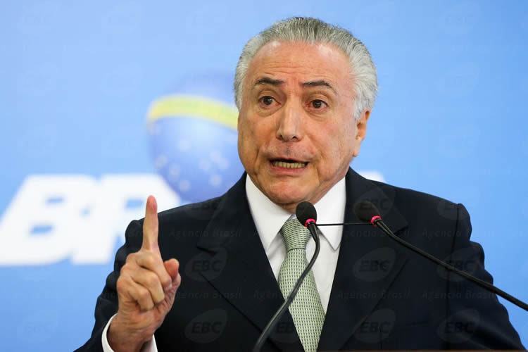 O presidente interino Michel Temer durante pronunciamento no Palácio do Planalto disse que as acusações do ex-presidente da Transpetro Sérgio Machado são mentirosas e criminosas. (Foto: Marcelo Camargo/Agência Brasil)