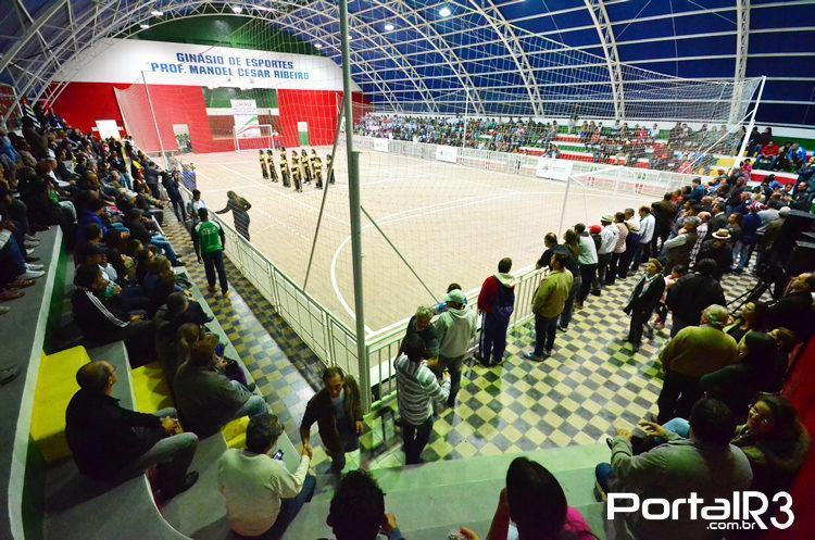 Quadra Coberta ficou lotada para conferir os primeiros apresentações esportivas após a sua reabertura. (Foto: Luis Claudio Antunes/PortalR3)