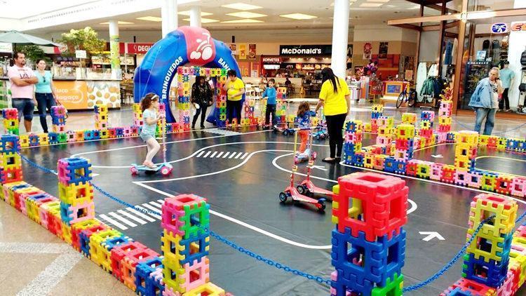 Espaço com brinquedos para as crianças. (Foto: Divulgação)