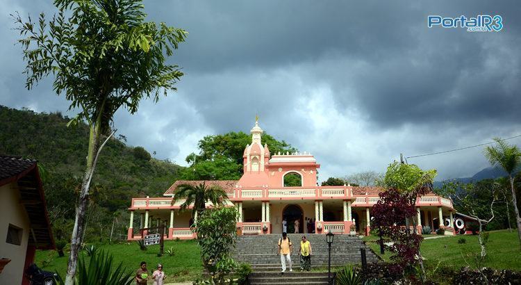 Fazenda Nova Gokula em Pindamonhangaba: comunidade Hare Krishna