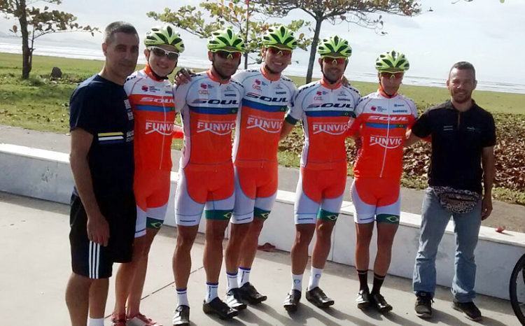 Equipe joseense na prova em Caraguatatuba. (Foto: Ciclismo SJC)