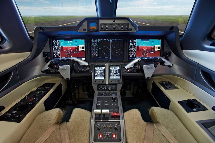 Cabine do Phenom 100 EV. (Foto: Embraer)