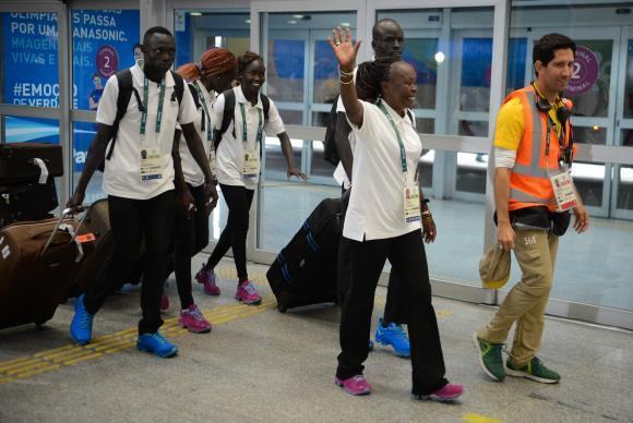 Equipe de atletas refugiados do Quênia desembarca no Rio para participar dos Jogos Olímpicos. (Foto: Tomaz Silva/Agência Brasil)