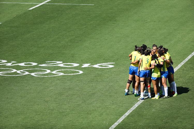 Sob aplausos da torcida, Seleção Feminina de Rugby Sevens encerra o primeiro dia de Jogos Olímpicos. (Foto: Luis Pires/Fotojump)