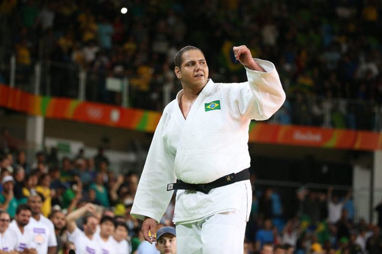 O judoca brasileiro Rafael Silva fica com a medalha de bronze. (Foto: Roberto Castro/ Brasil2016)