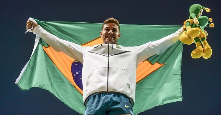 Na foto Thiago Braz ganhou a medalha de ouro na prova do salto com vara. (Foto: Wander Roberto/Exemplus/COB)