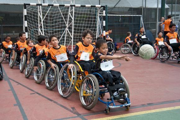 Associação oferece programa de iniciação ao esporte, que atende gratuitamente a cerca de 250 crianças e adolescentes que nasceram ou se tornaram deficiente (Foto Divulgação/ADDDivulgação ADD)