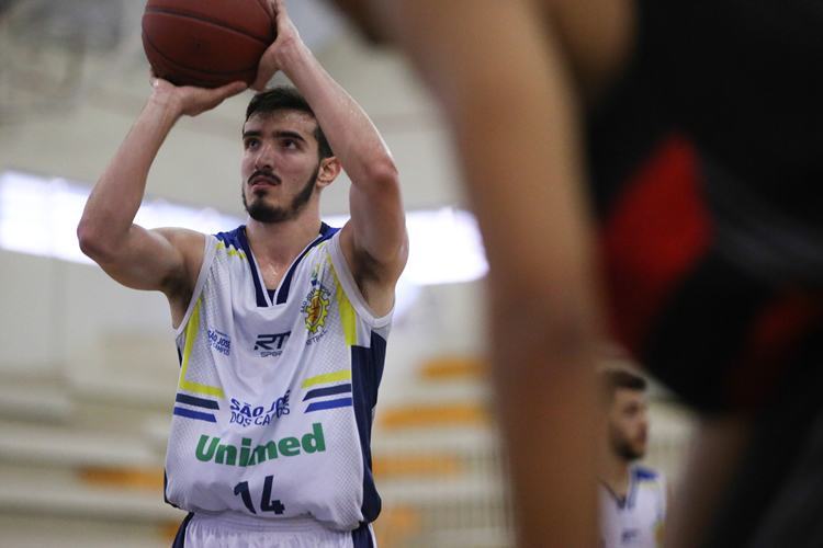 Mesmo com derrota neste sábado, São José avançou no 1º lugar do Grupo A. (Foto: Luiz Pires/LNB)