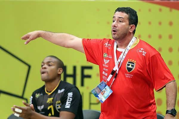 Técnico Tatá, do Taubaté, acredita na recuperação da equipe no próximo jogo. (Foto: Divulgação/IHF) 