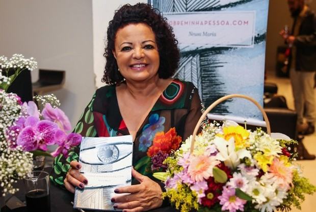 Escritora e mãe da cantora Maria Gadú estará no empreendimento para divulgar o seu livro: “Sobre minha pessoa.com”. (Foto: Divulgação)