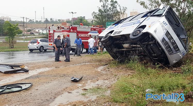 Acidente deixou sete pessoas feridas. (Foto: PortalR3)