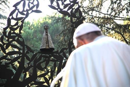 O monumento ficará nos jardins do Santuário, próximo à avenida do Convento do Santuário. (Foto: Matheus Andrade)