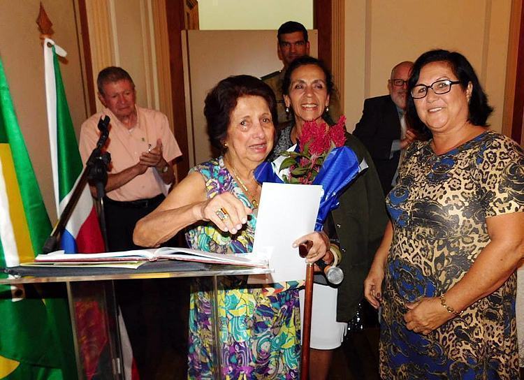 homenagem à decana professora Nancy Salgado de Campos, representando a nobre e laboriosa classe, pela passagem de mais um Dia do Professor. (Foto: João Paulo Ouverney)