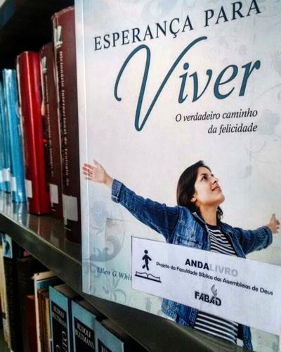 “Andalivro” é um projeto de incentivo à leitura que facilita o acesso a diversas obras. (Foto: reprodução)