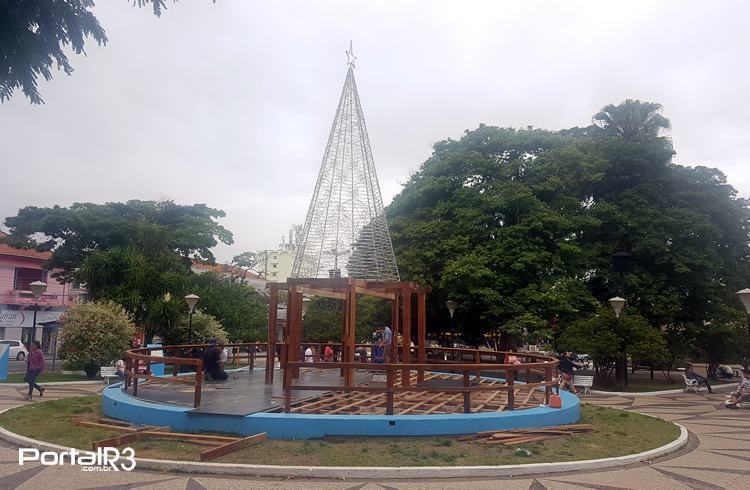 Praça Monsenhor Marcondes sofreu com várias ações de vandalismo em 2015. (Foto: PortalR3)