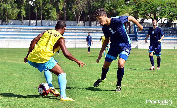 Lance da partida no Joaquinzão. (Foto: Luis Claudio Antunes/PortalR3)