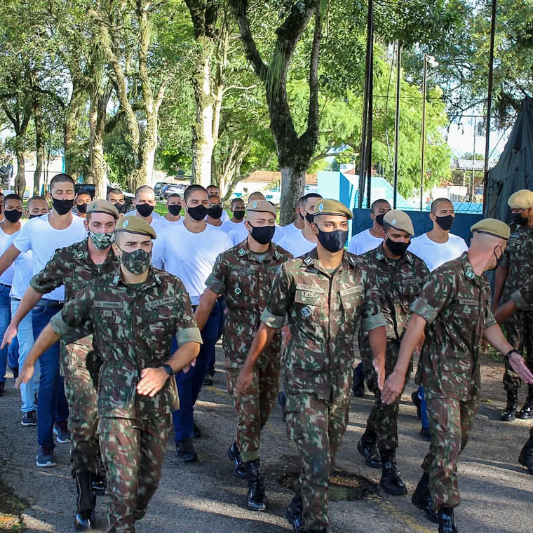 Exército Brasileiro - Milhares de jovens recrutas incorporam hoje
