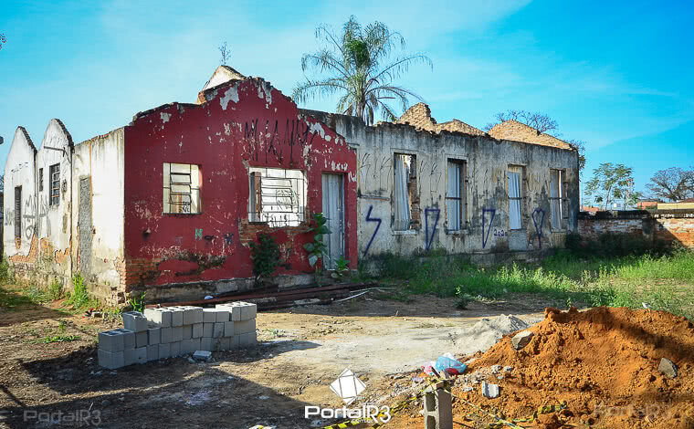 Restauro da casa na Estação da EFCB em Pinda